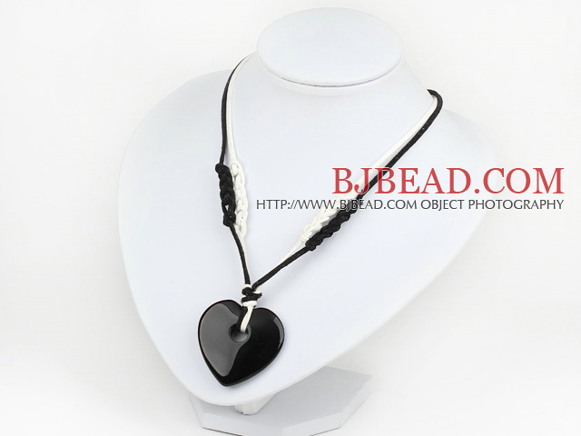 black agate heart pendant with extendable chain
