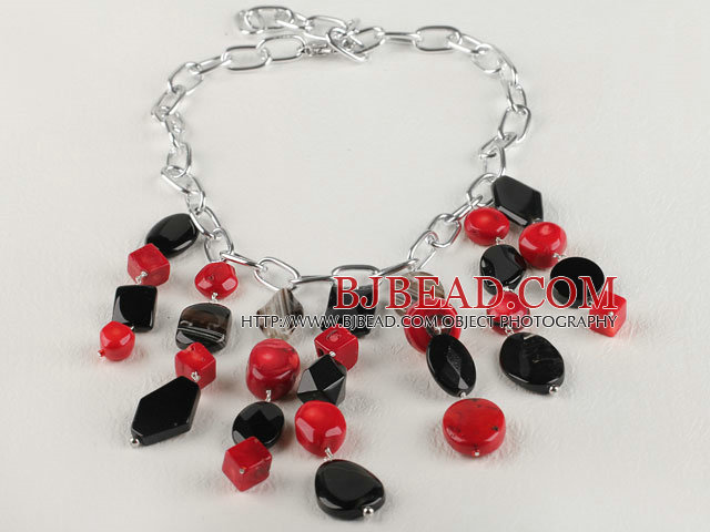 chunky styke red coral and black agate necklace with bold metal chain