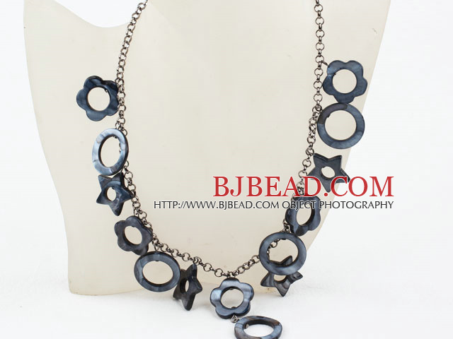 New Design Hollow Black Shell Necklace with Metal Chain