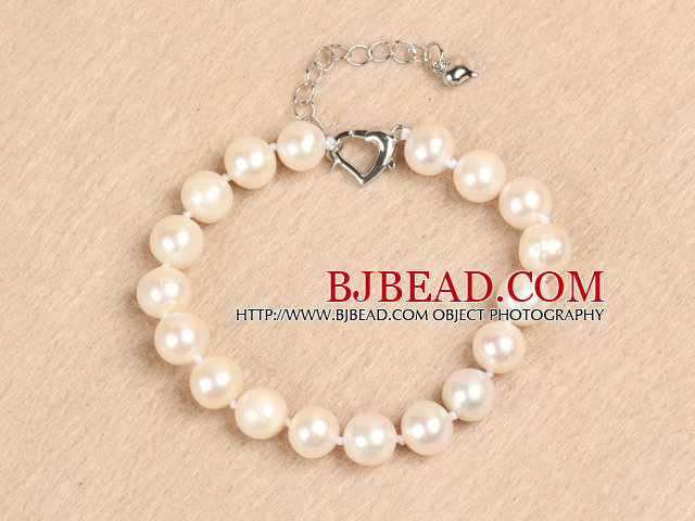 Elegant 9-10mm A Grade Natural White Freshwater Pearl Bracelet with Heart Clasp