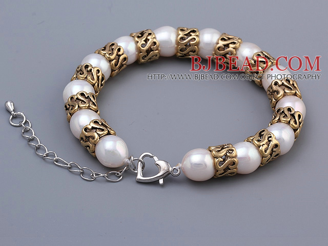 Fashion 9-10mm Natural White Freshwater Pearl Beaded Bracelet With Special Copper Charms